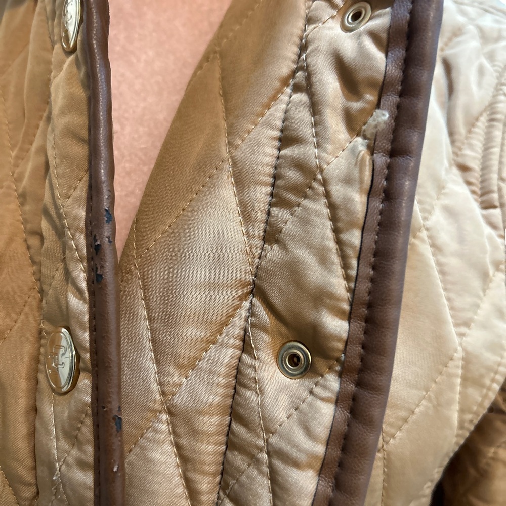 Chicos Women’s Size 0 / Small Tan Quilted Barn Jacket Moto Trim Pockets - Picture 15 of 16